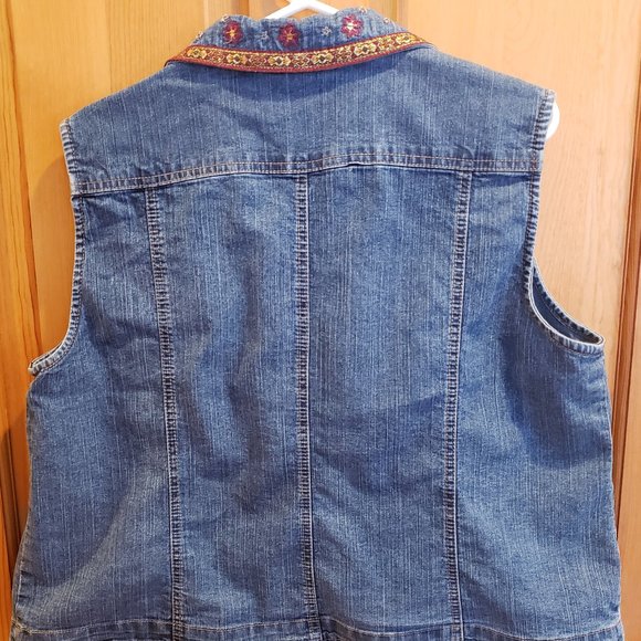 Alfred Dunner Women's Denim/Jean Vest With Embroidered & Beaded Accents Size 16P - Picture 9 of 15